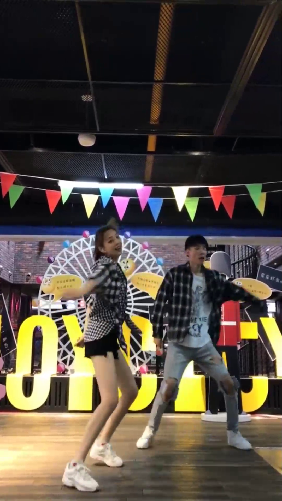 最新雙人舞曲大全，激情與浪漫的舞動之夜