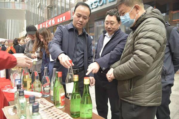 太原蒙牛最新招聘信息,太原蒙牛最新招聘信息及其背后的機(jī)遇與挑戰(zhàn)